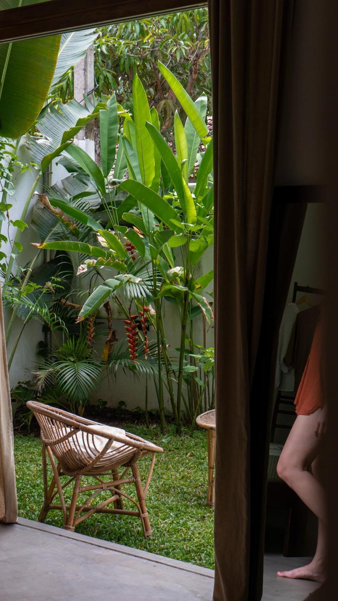 Parasol doré Dikwella Sur Habitación foto